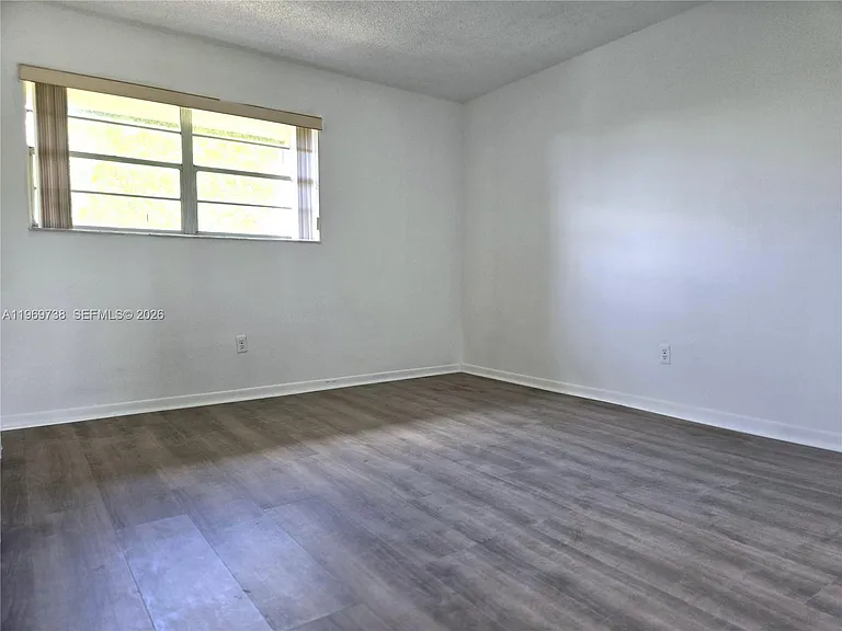 300 NW 107th Ave #206 — Photo 9
