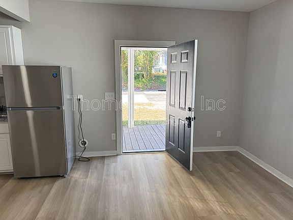 4th image of 821 Belleview Ave