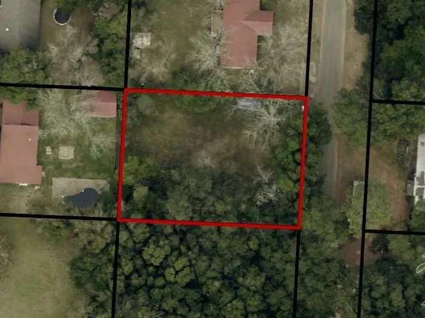 4809 Hawkins Dr, Pace, FL 32571