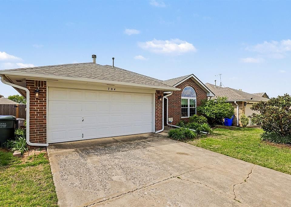 1st image of 704 Tioga Cir