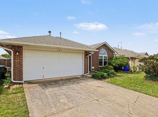 704 Tioga Cir, Norman, OK 73071