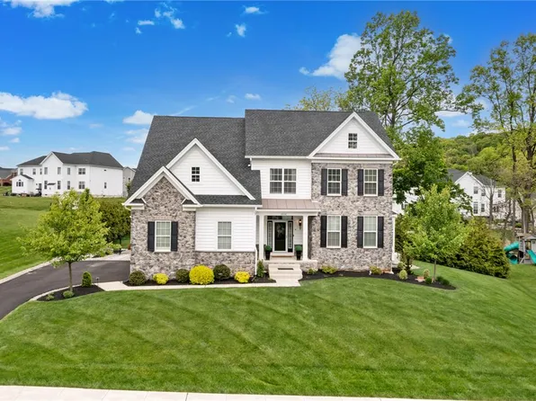 6436 Fox Glove Ln, Center Valley, PA 18034