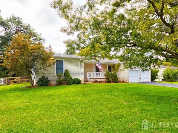 402 Frank Applegate Rd, Jackson, NJ 08527