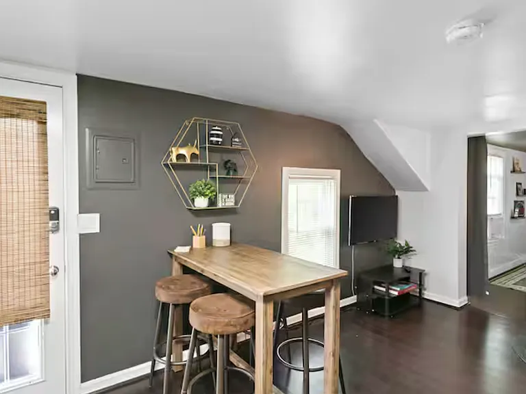 1364 Catalpa Dr #4 — Photo 3