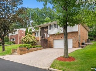 55 Birch St, Englewood Cliffs, NJ 07632