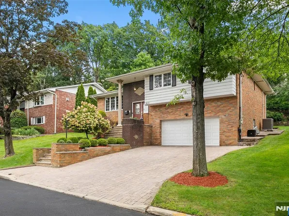 55 Birch St, Englewood Cliffs, NJ 07632
