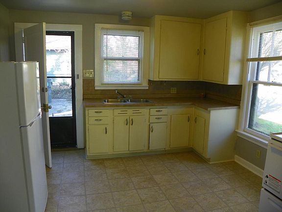 4th image of 602 S Erkel Ave