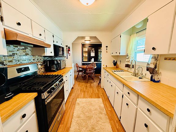 3rd image of 1006 Wisconsin St SE #244
