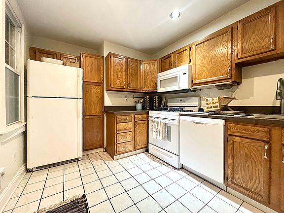 3rd image of 436 E Orange St