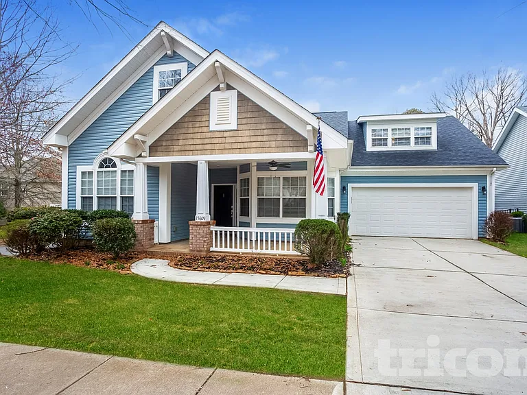 15609 Carrington Ridge Dr — Photo 1