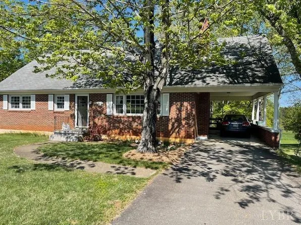 2393 Grit Rd, Hurt, VA 24563