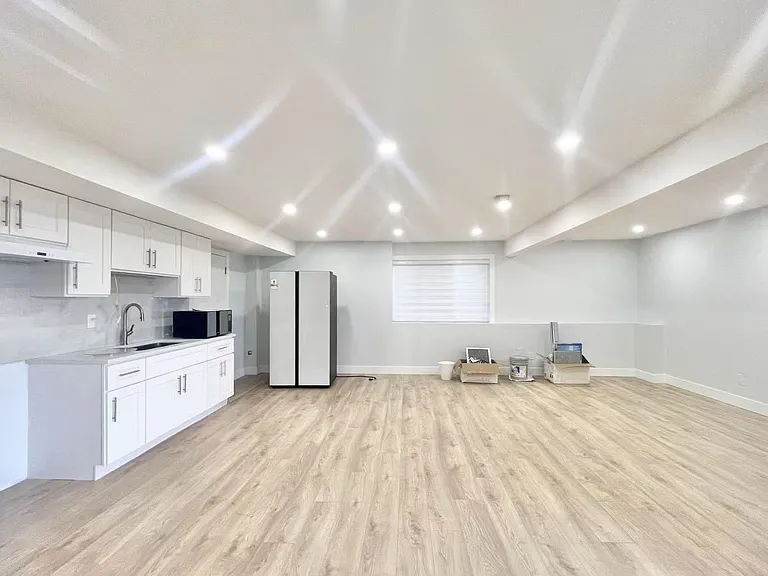 1421 Shay St — Photo 3
