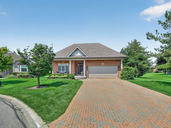26 Hagen Holw, Whitchurch Stouffville, ON L4A 1N3