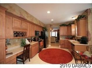 914 Riverside Dr, Holly Hill, FL 32117