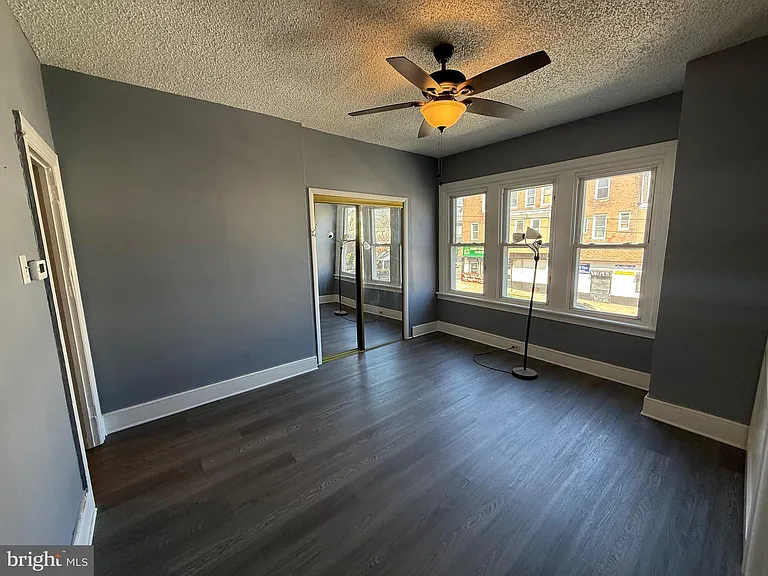 5052 Wayne Ave — Photo 5
