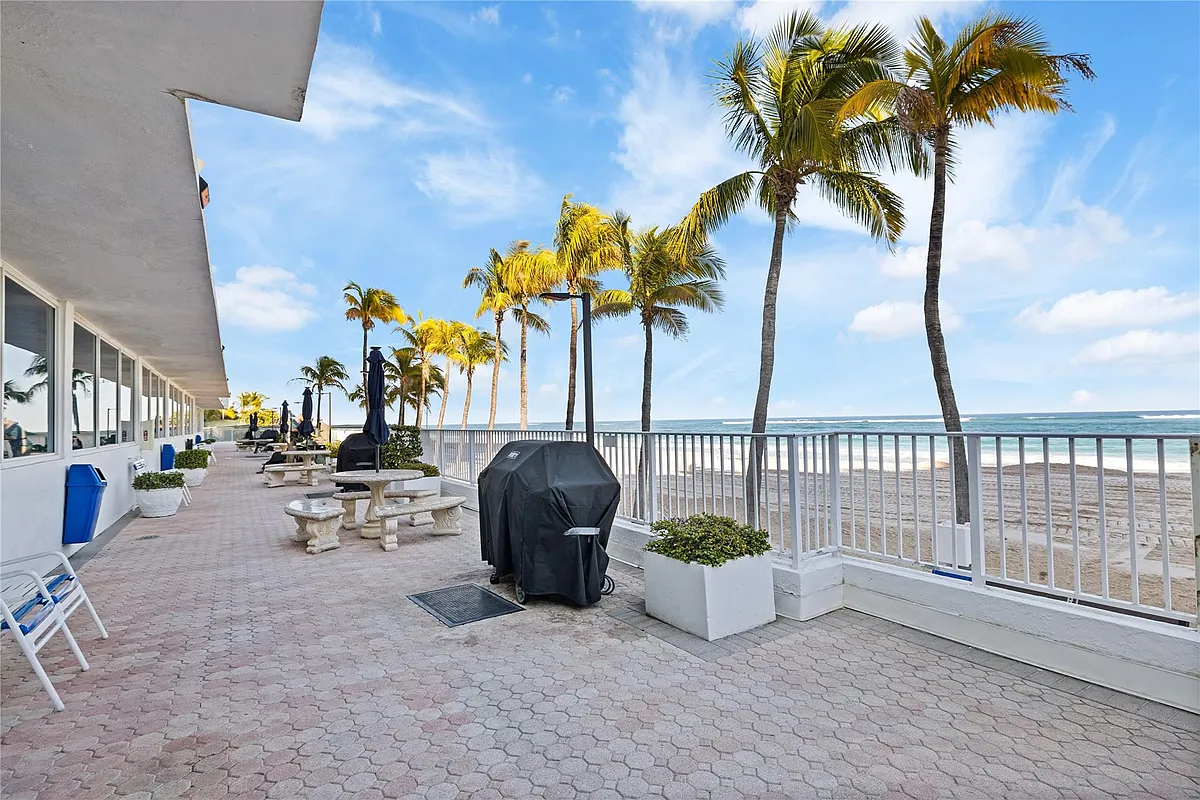 Photo 1 of 36 - 1360 S Ocean Blvd #403 - Pompano Beach, FL Primary Photo - 1360 S Ocean Blvd #403