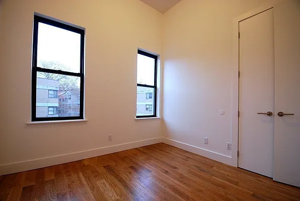 Rented by Nooklyn NYC LLC | media 24