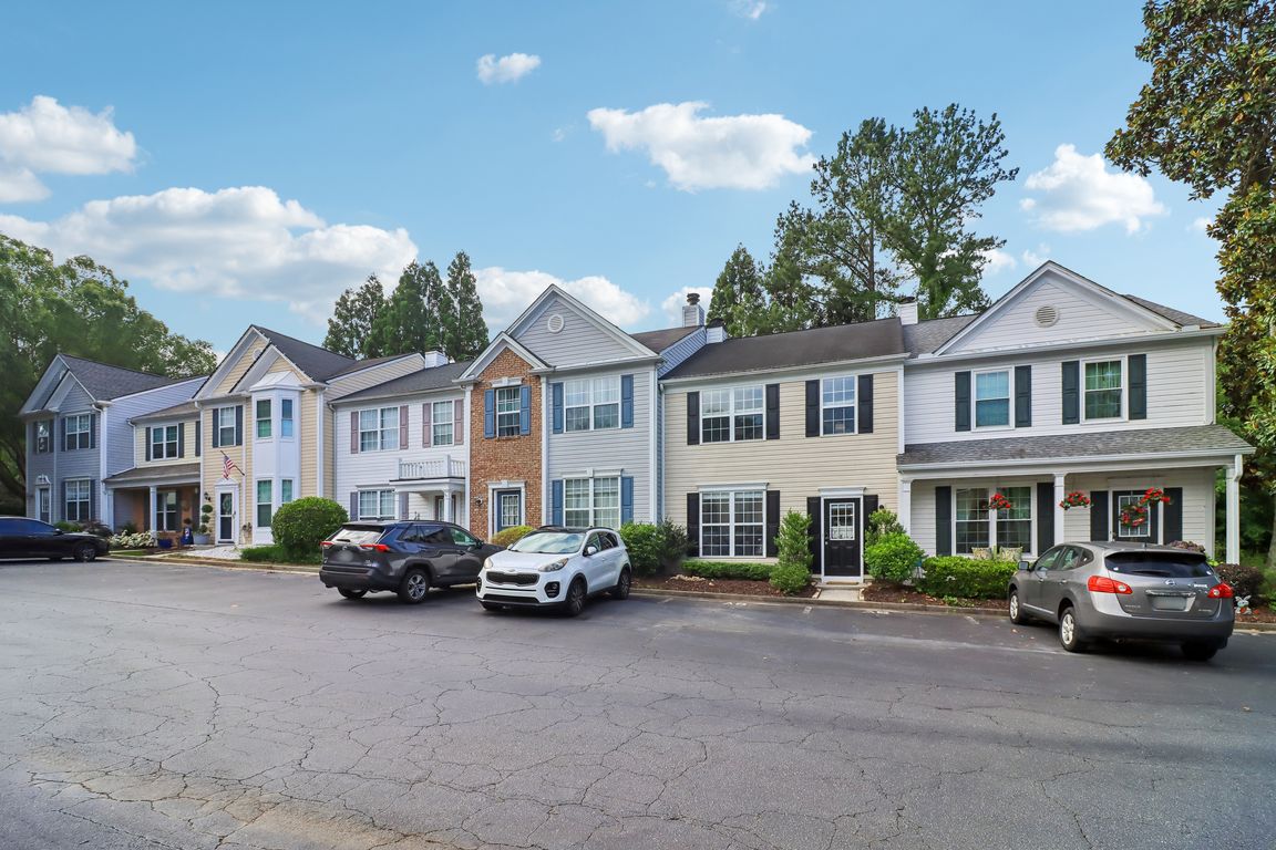 Wittenridge Dr A6-S1405-001.jpg