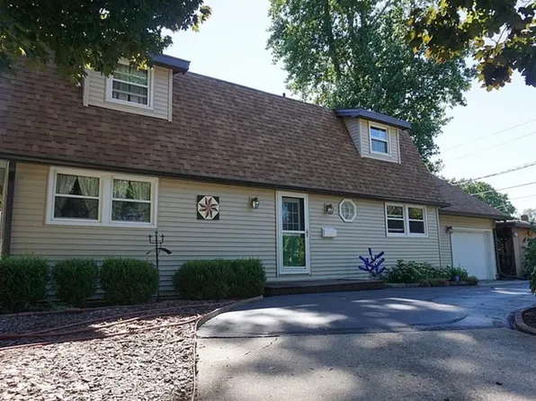 210 Dodge Ave, Danville, IL 61832