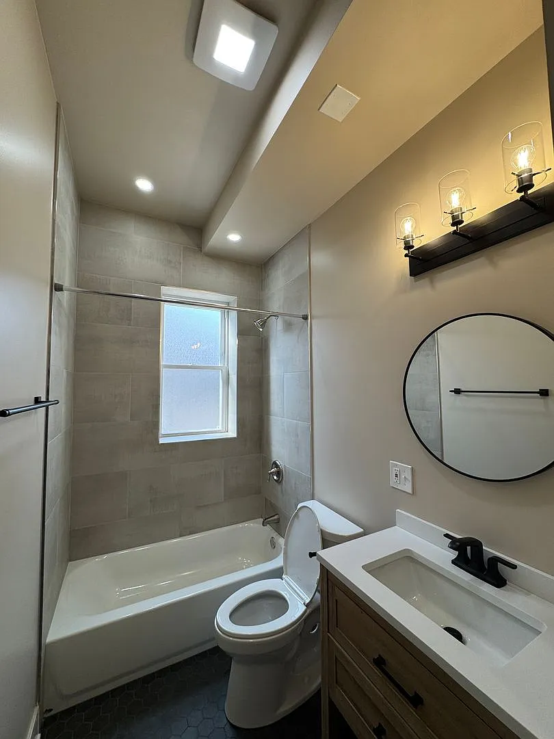 2 bed, $1,600 — Photo 4