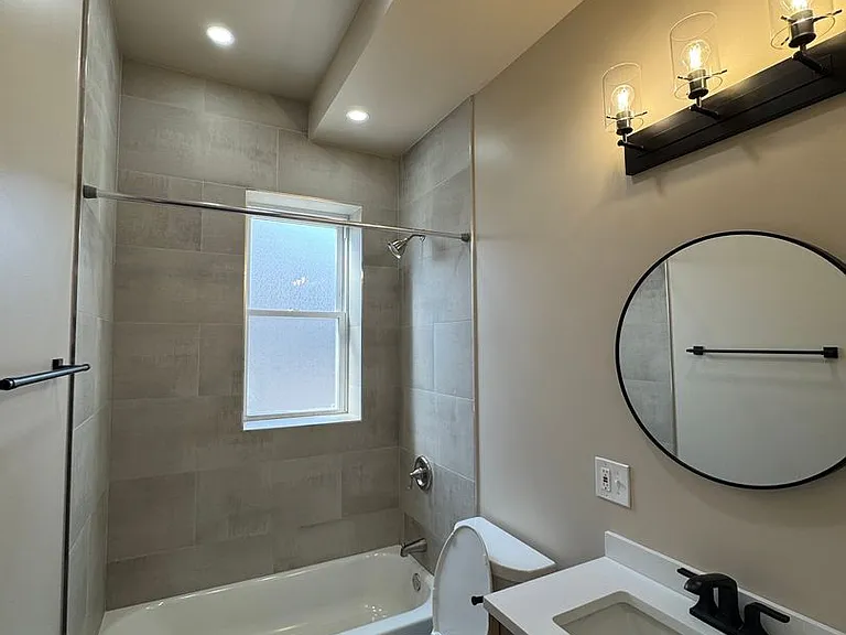 6341 S Elizabeth St #2 — Photo 4