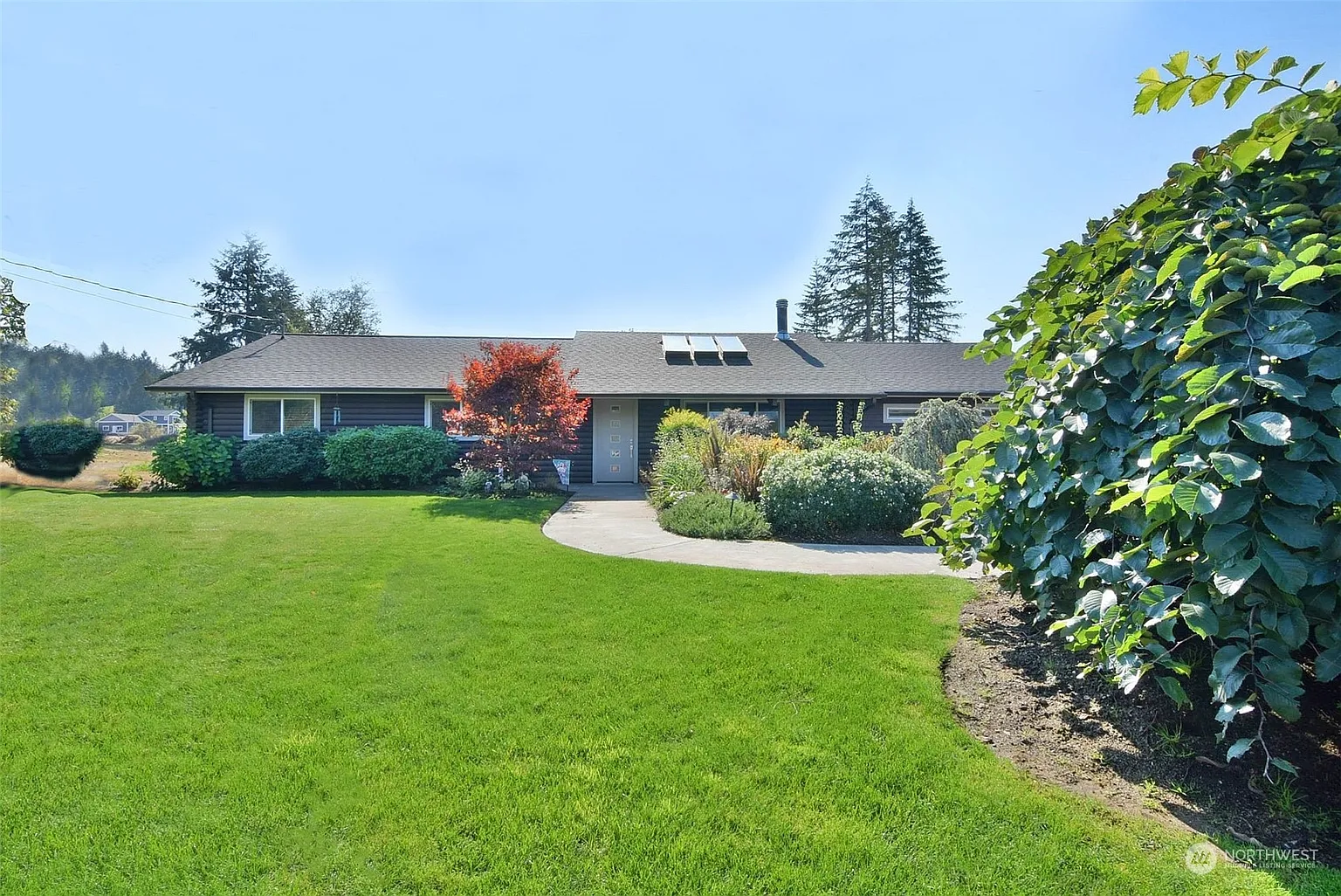 690 Meline Road SE photo 1