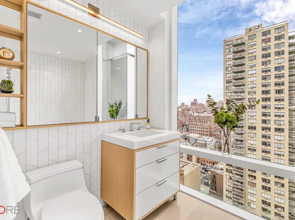 501 Third Avenue 24E image 5 of 5