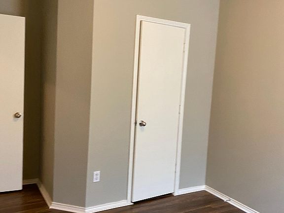 3rd image of 9041 Dry Creek Dr