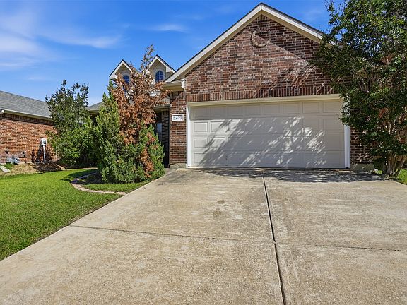 3rd image of 2421 Priscella Dr
