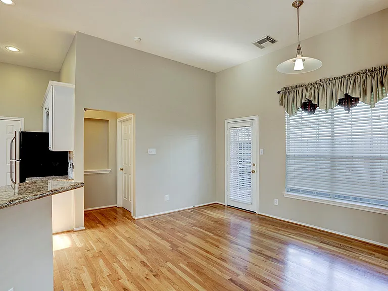 9907 Kemp Forest Dr — Photo 8
