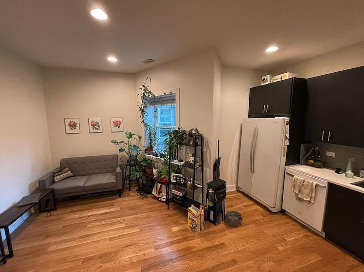1st image of 4639 N Broadway St #305A