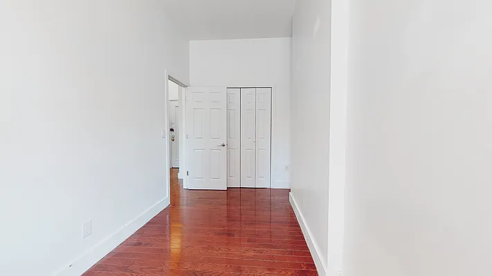 Rented by Bond New York | media 23