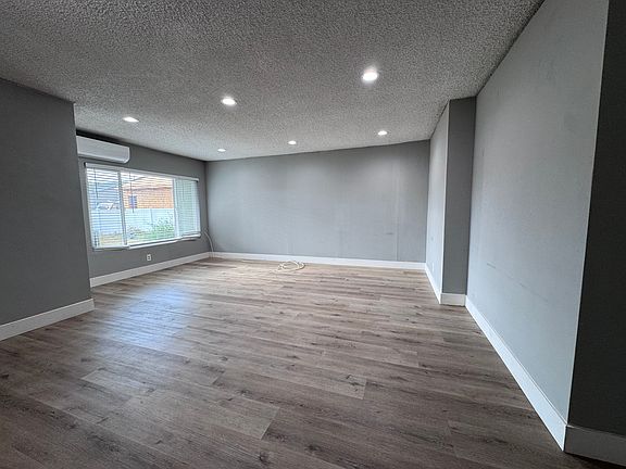 4th image of 515 N Moore Ave #1/2