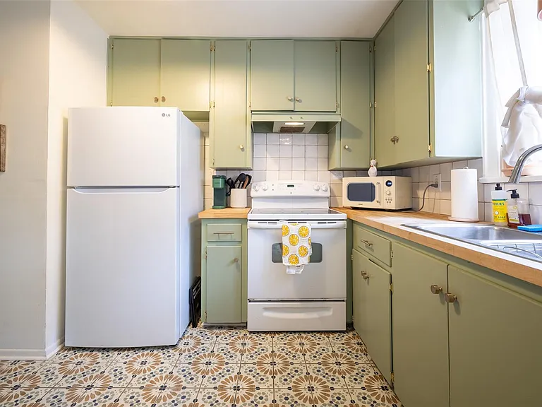 4811 Shoalwood Ave #A — Photo 9