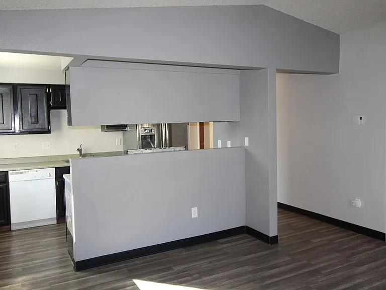 102 E Weile Ave #3 — Photo 6