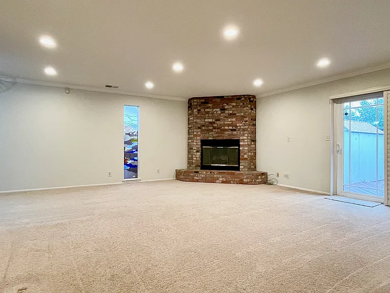 1378 Turlock Ln — Photo 5