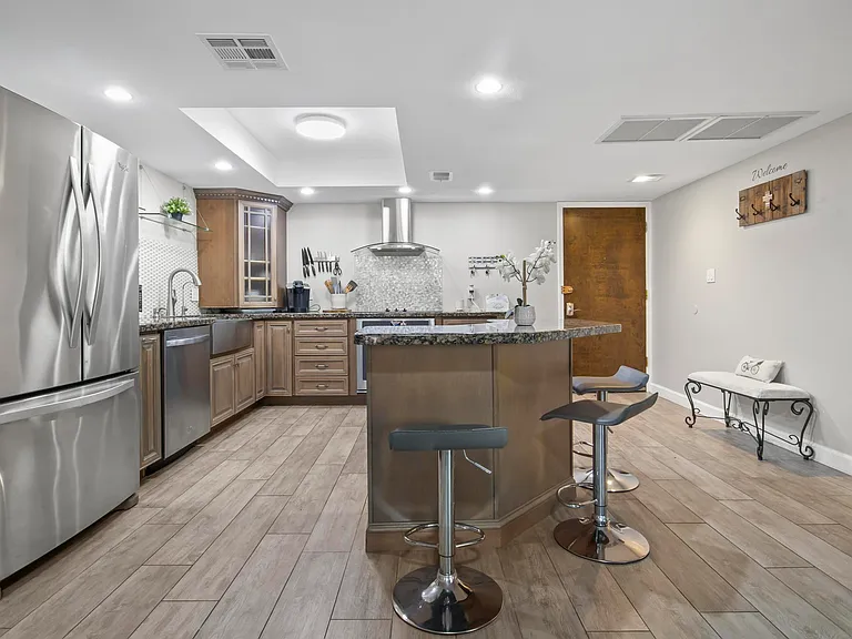 7830 E Camelback Rd #112 — Photo 2