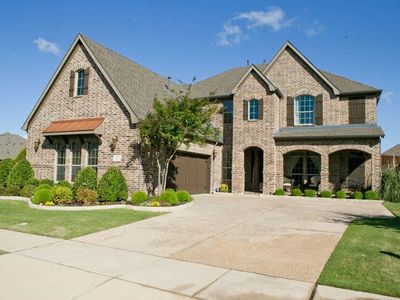 1811 Las Luna Ln, Arlington, TX, 76012