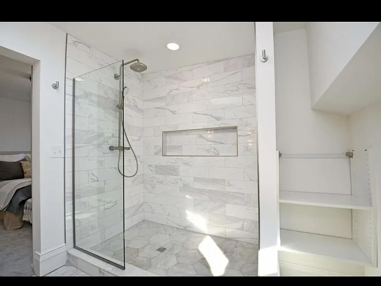 216 E 8th St #2 — Photo 19