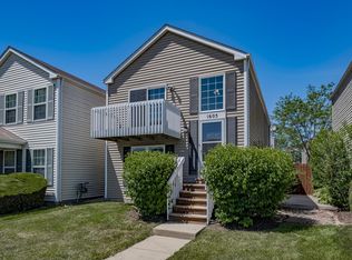 1605 Victoria Park Cir, Aurora, IL 60504