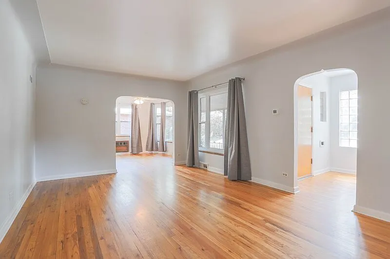 3 bed, 2.0 bath, 1237 sqft, $2,995 — Photo 4