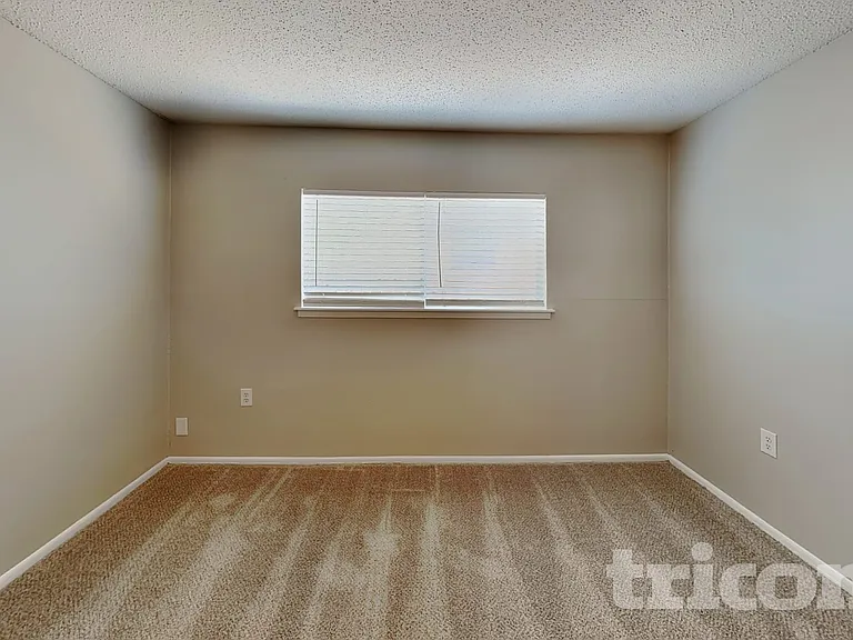 5815 Brambletree St — Photo 7
