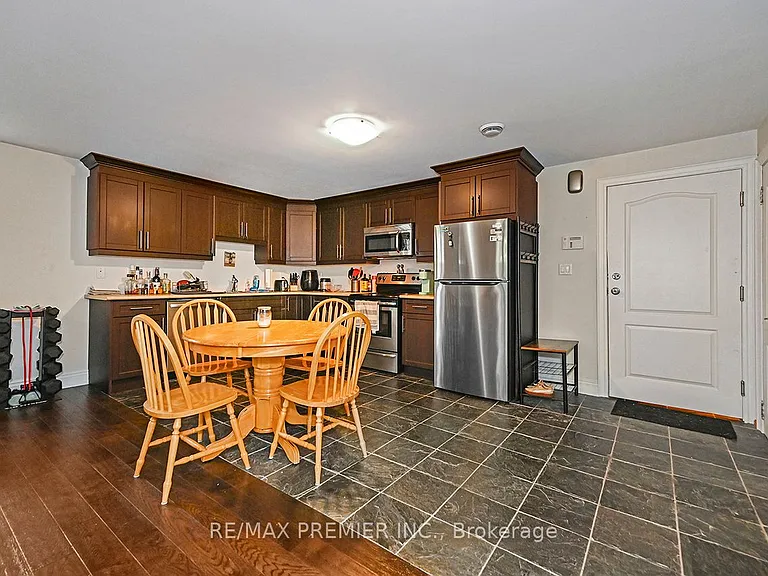916 Scarlett Rd #BASEMENT — Photo 5