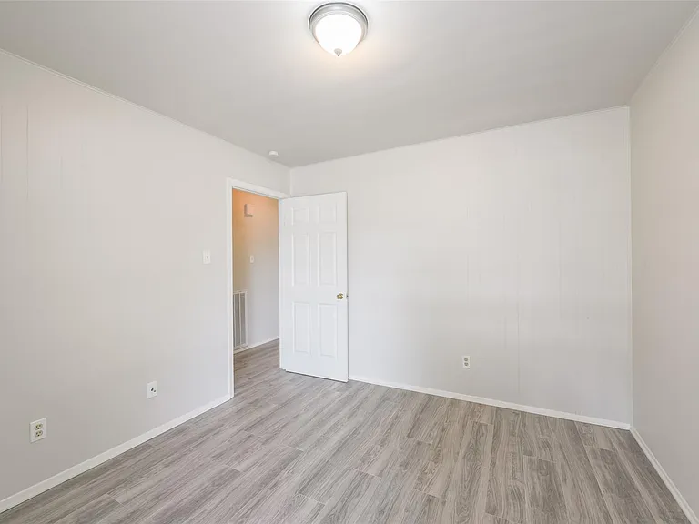 5514 Vickita Dr — Photo 30