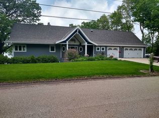 6960 Utica Ln, Chanhassen, MN 55317