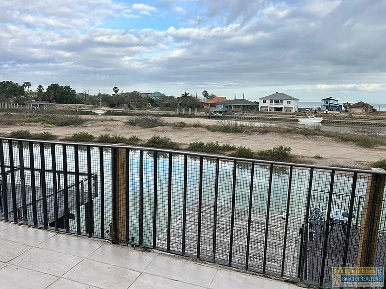 1342 Harbor Island Dr — Photo 45