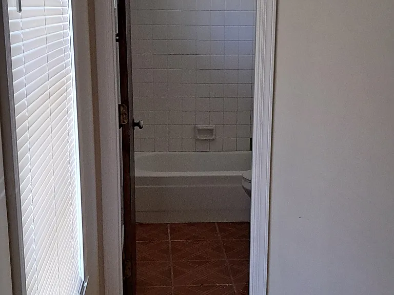 5513 Hadrian Ct — Photo 8