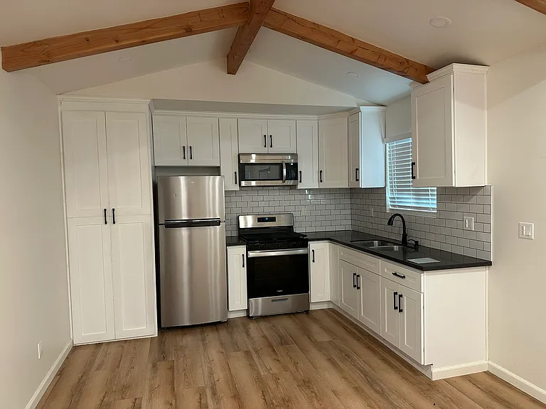 5740 Fountain Ave #5740 — Photo 8