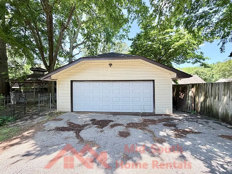 2373 W Monica Dr — Photo 4