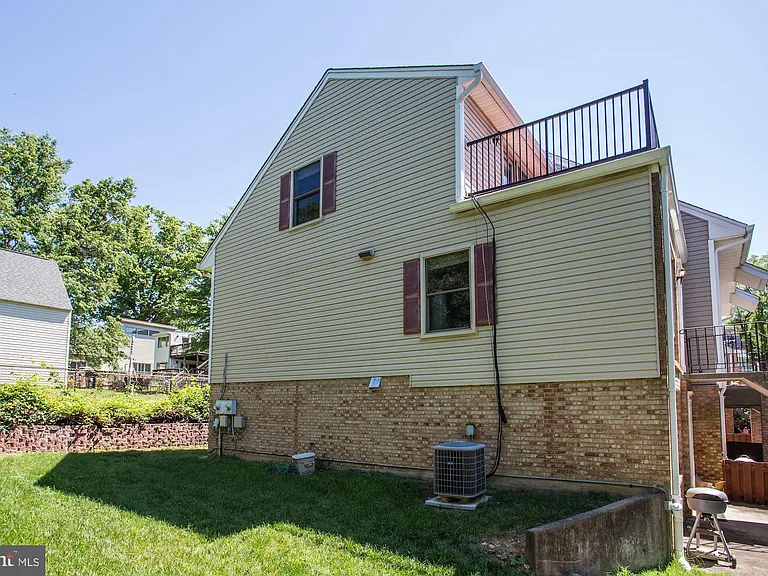 144 N Bedford St #B — Photo 29